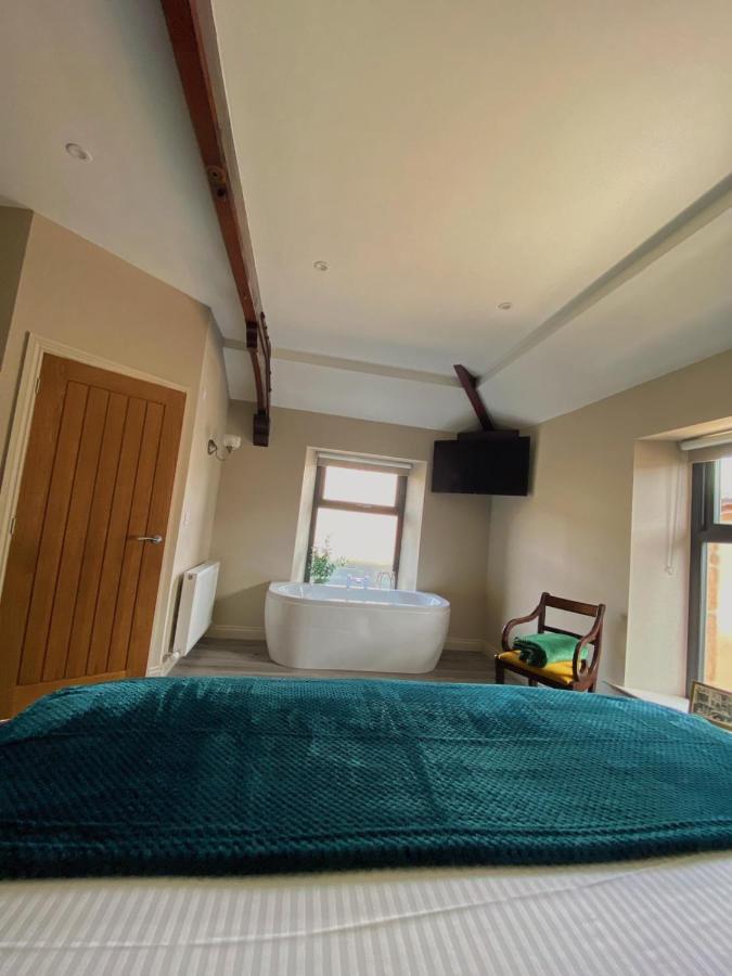 The Lounge Hotel & Bar بنريث المظهر الخارجي الصورة