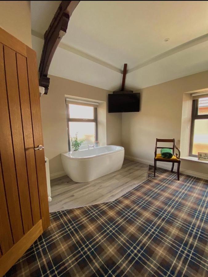 The Lounge Hotel & Bar بنريث المظهر الخارجي الصورة