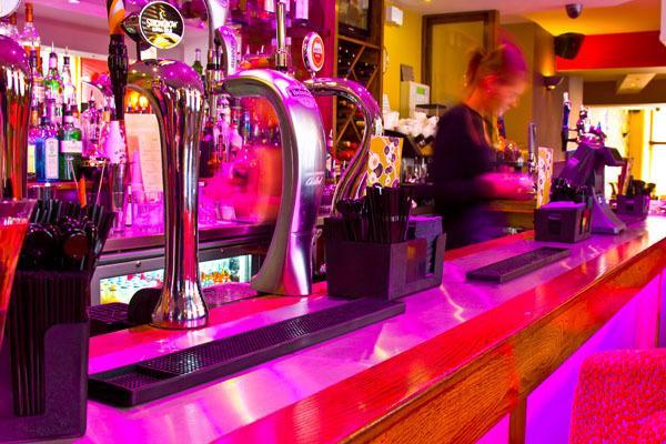 The Lounge Hotel & Bar بنريث المظهر الخارجي الصورة